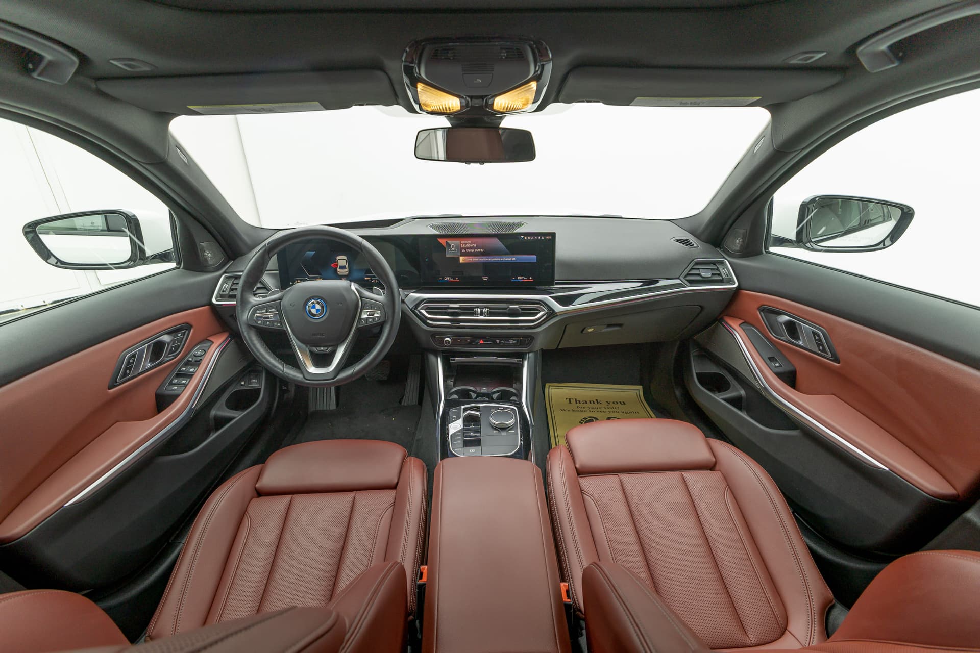 BMW 330e 2023 - 9