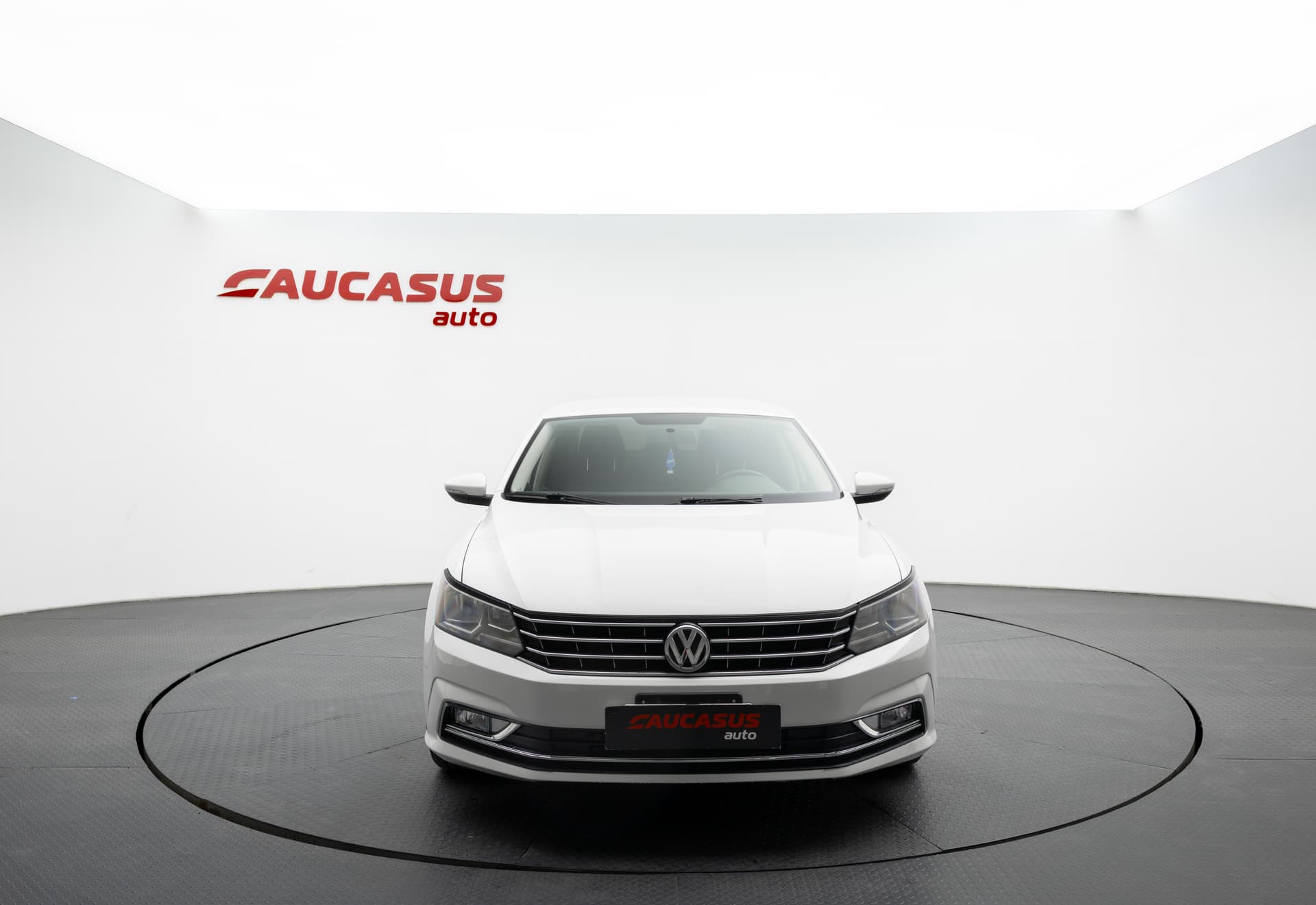 VOLKSWAGEN Passat 2018 - 2