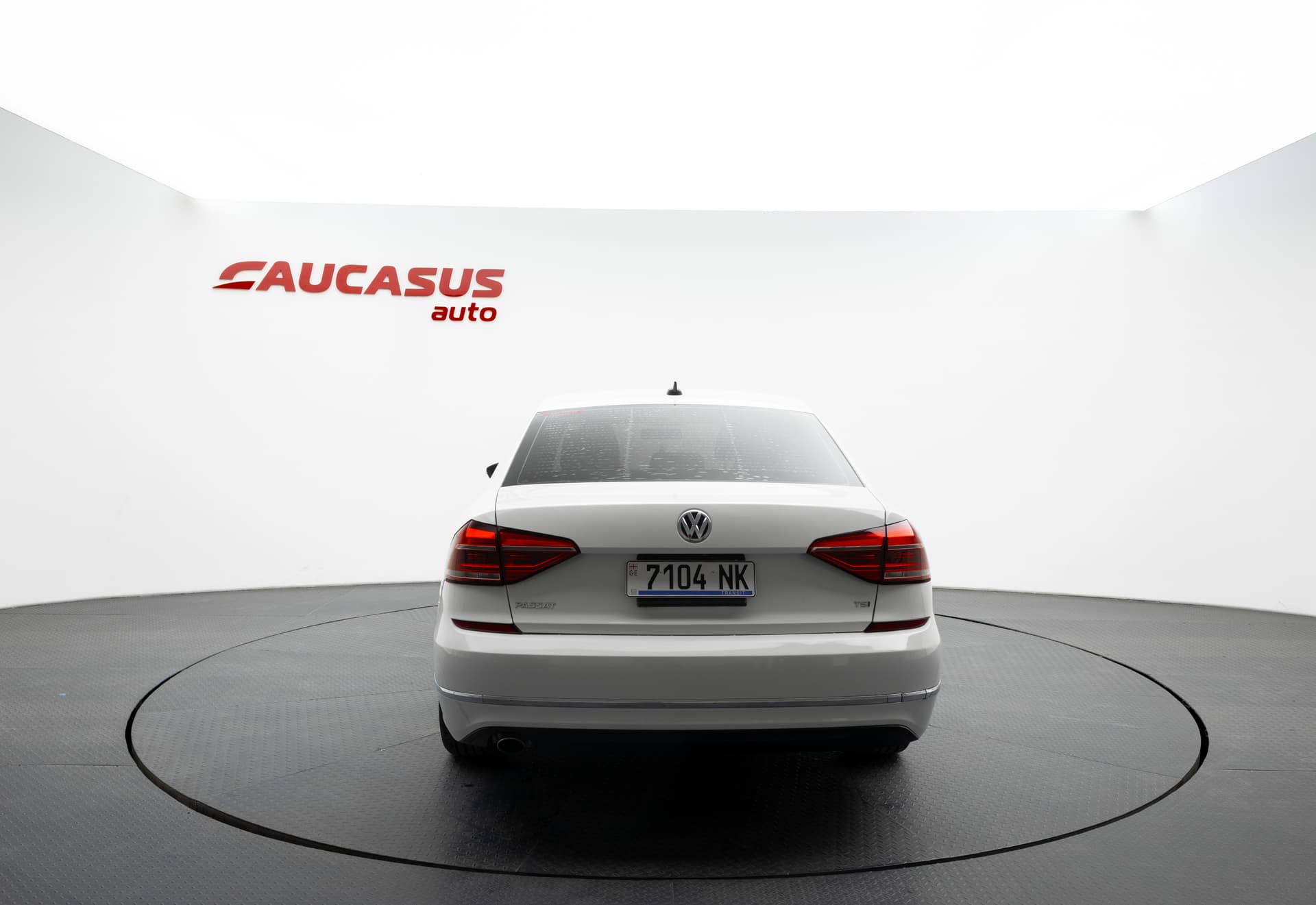 VOLKSWAGEN Passat 2018 - 5