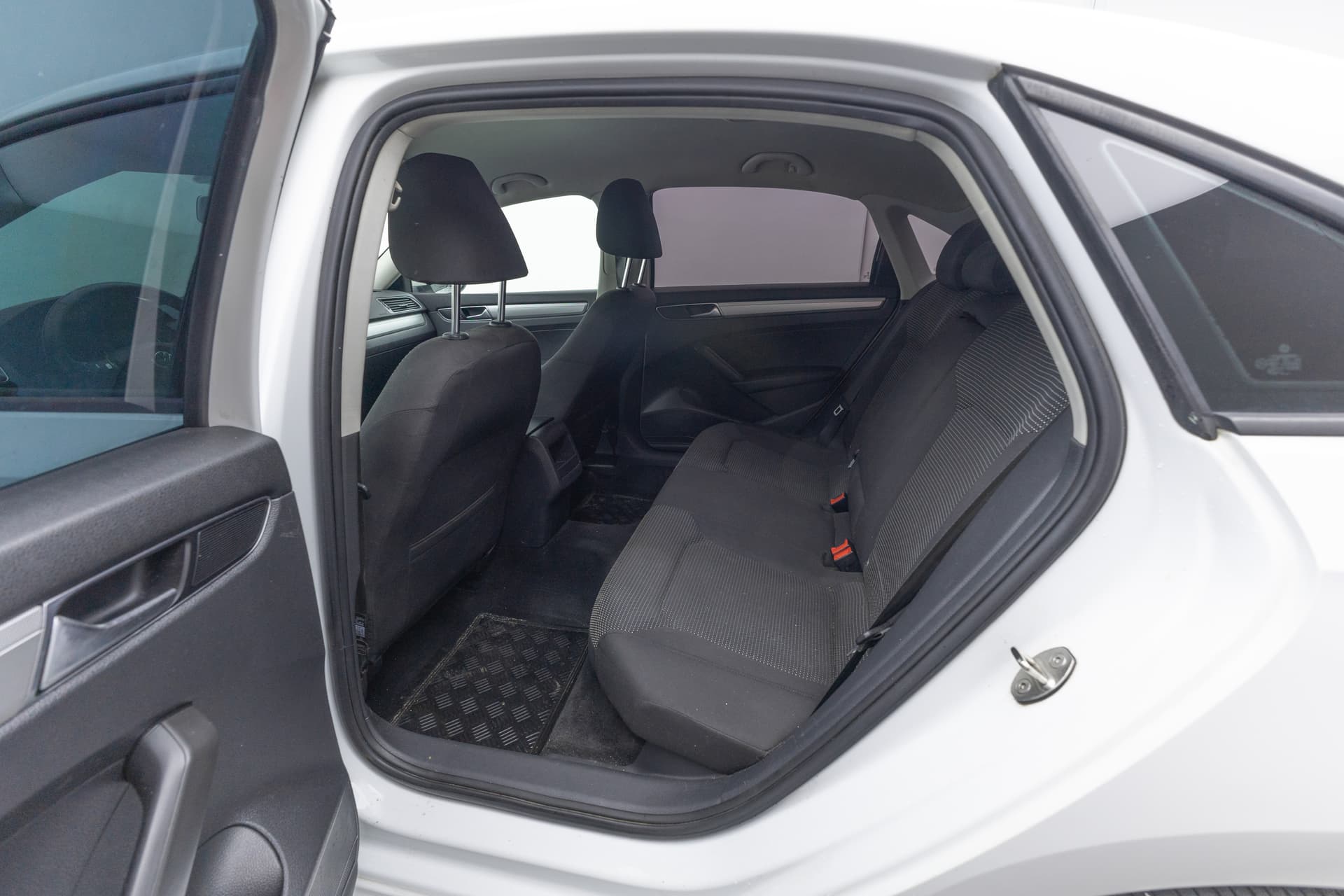 VOLKSWAGEN Passat 2018 - 8