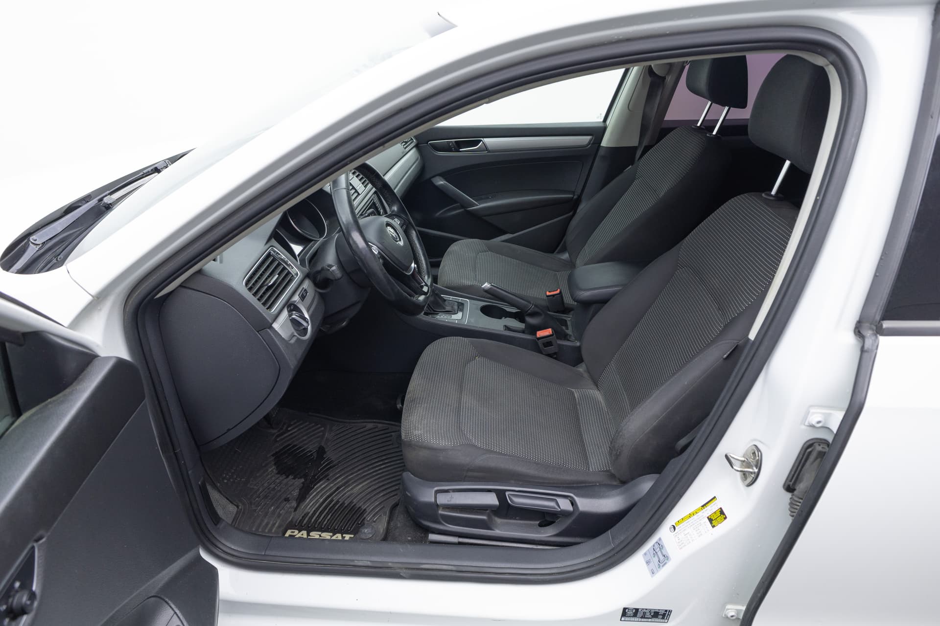 VOLKSWAGEN Passat 2018 - 10