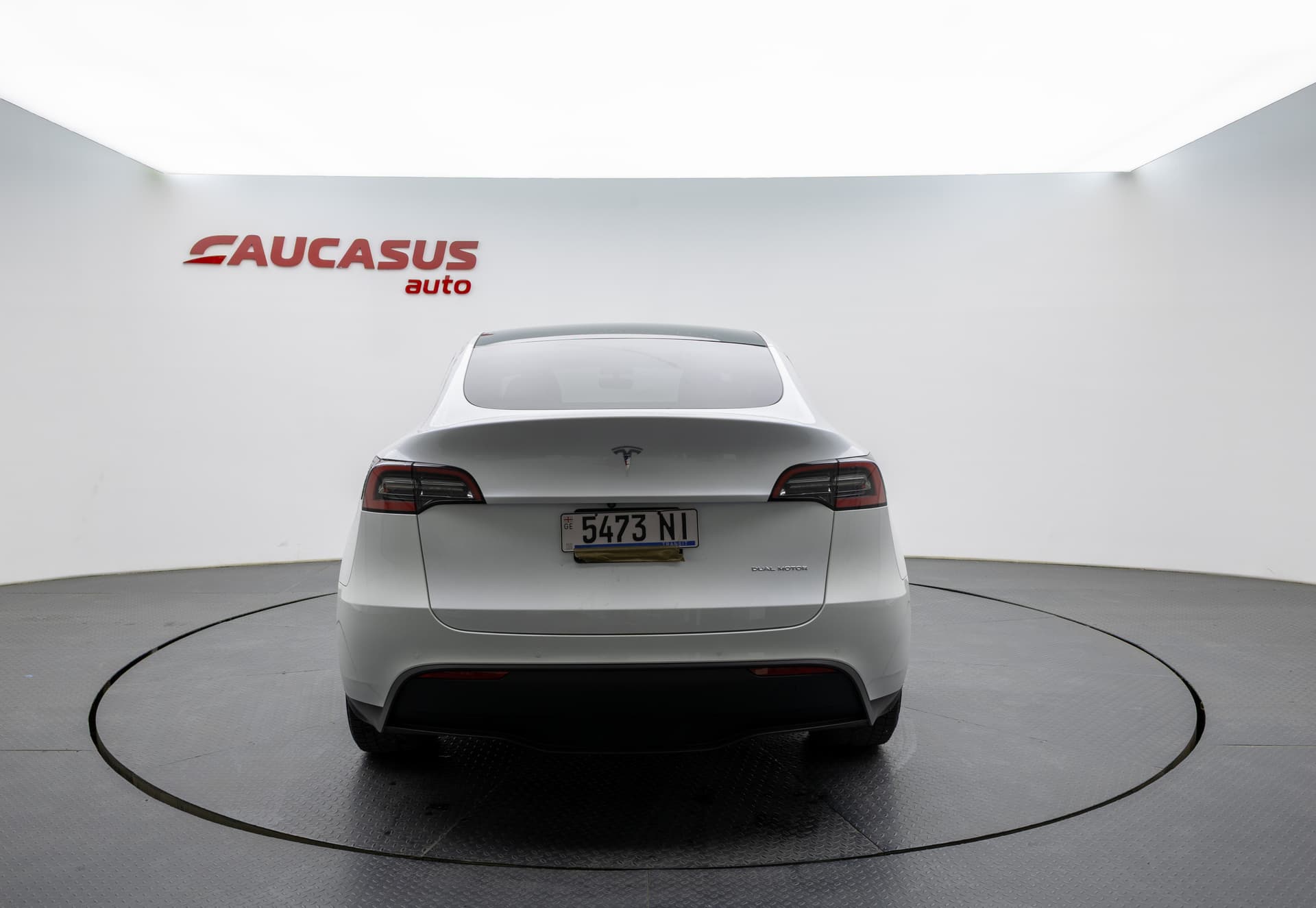 TESLA Model Y 2021 - 5