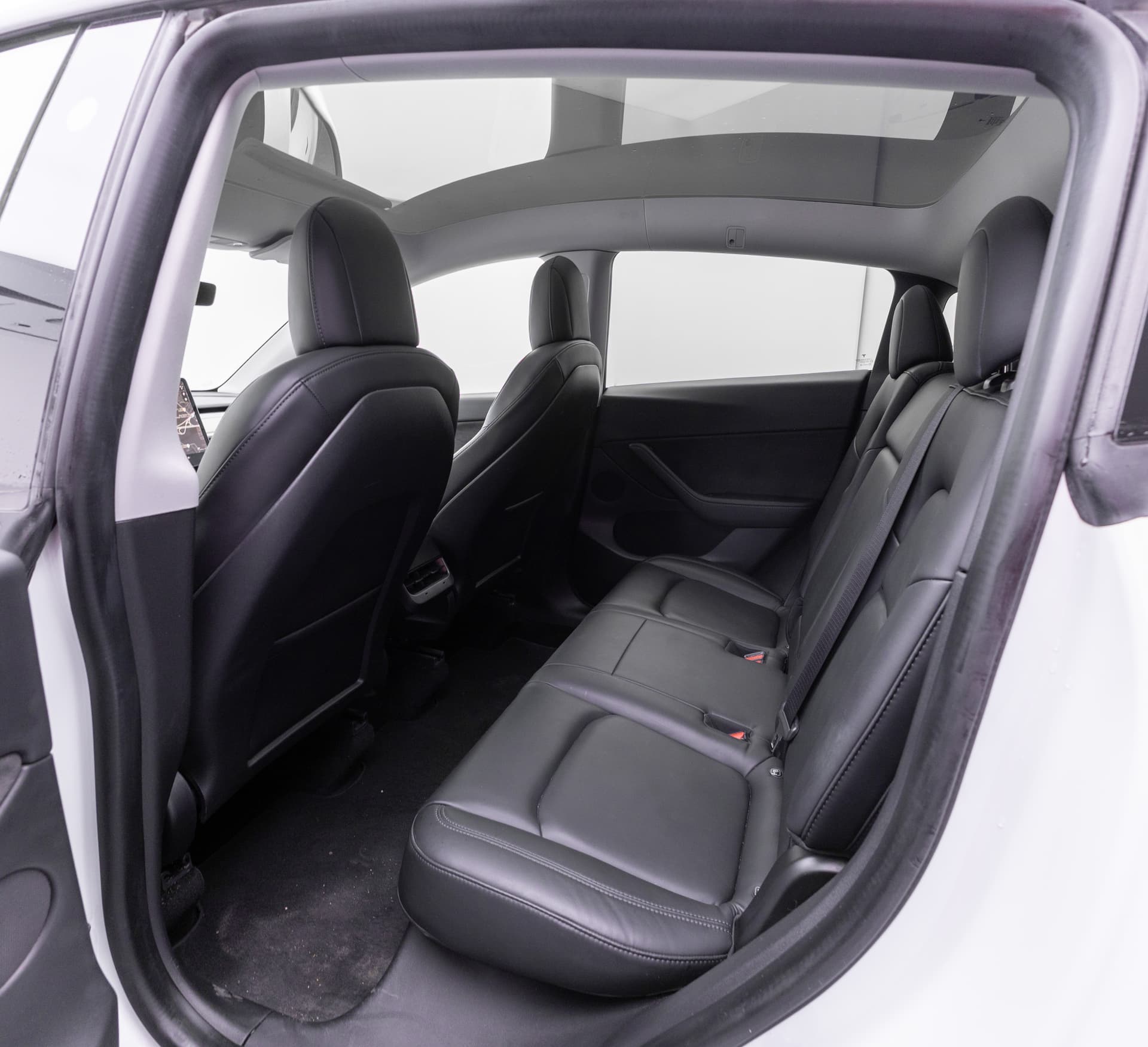 TESLA Model Y 2021 - 8