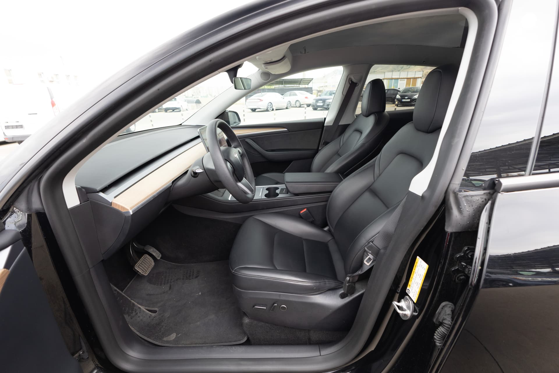 TESLA Model Y 2023 - 10