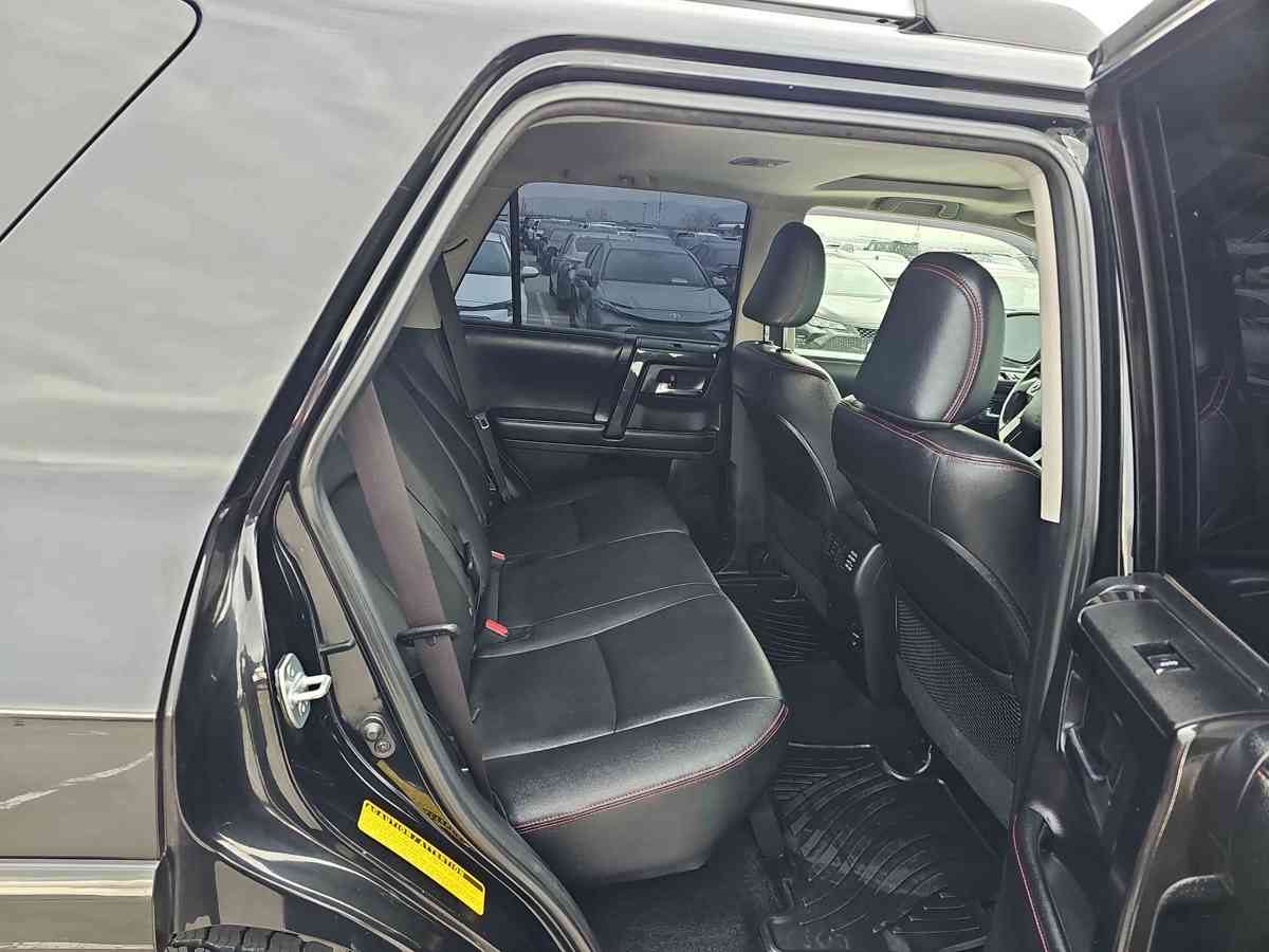 TOYOTA 4-Runner 2015 - 8