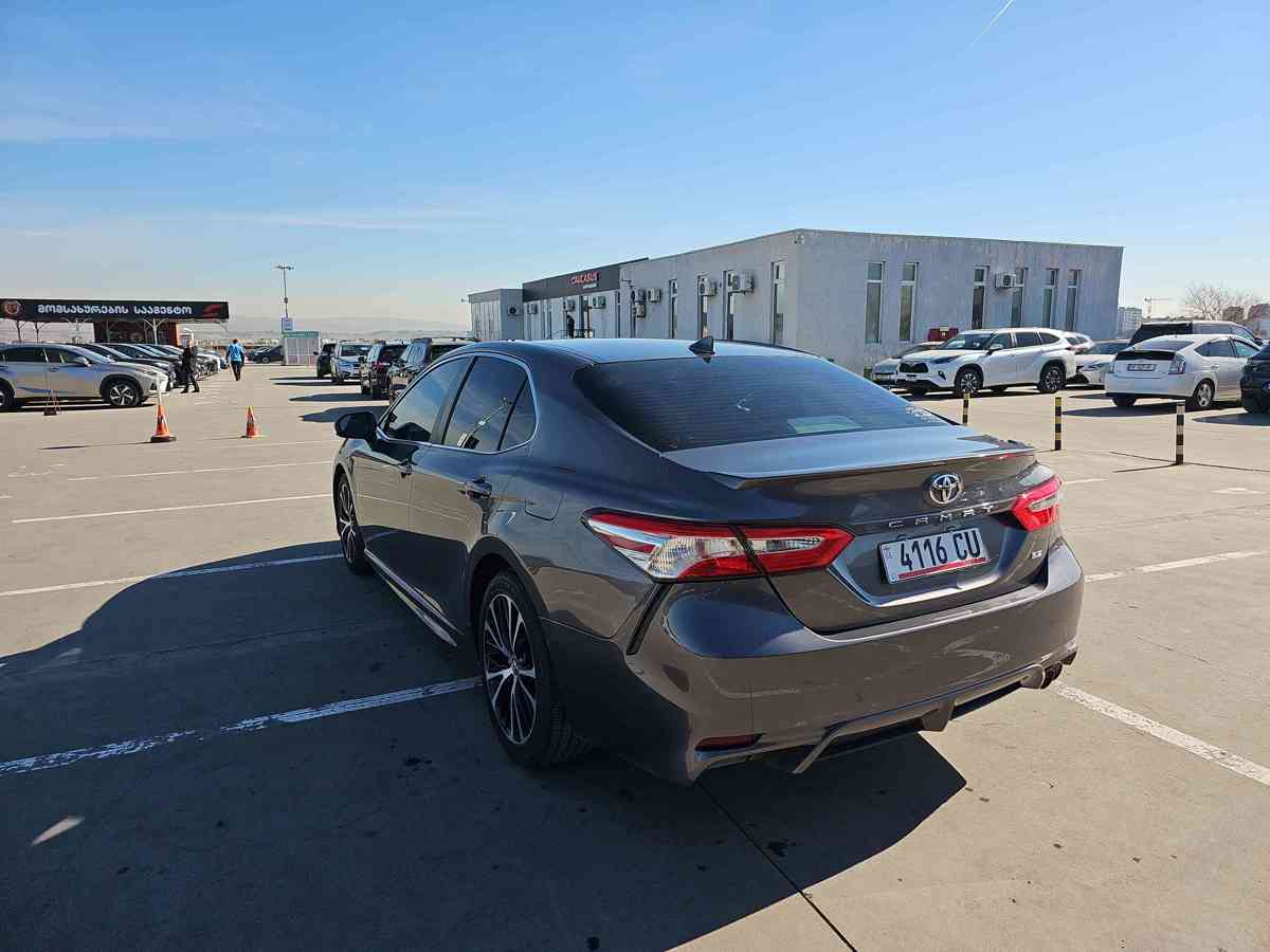 TOYOTA Camry 2020 - 9