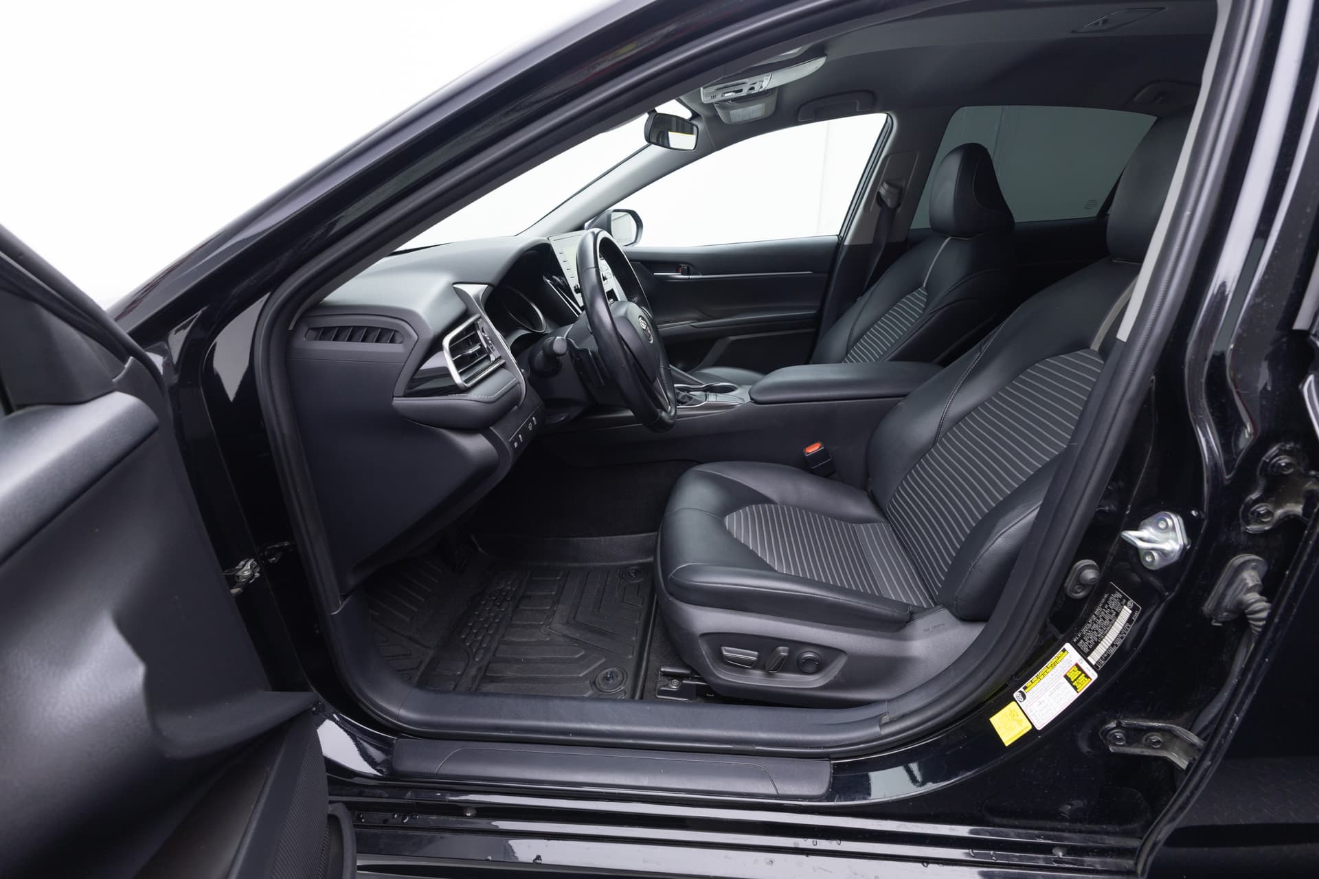 TOYOTA Camry 2022 - 9