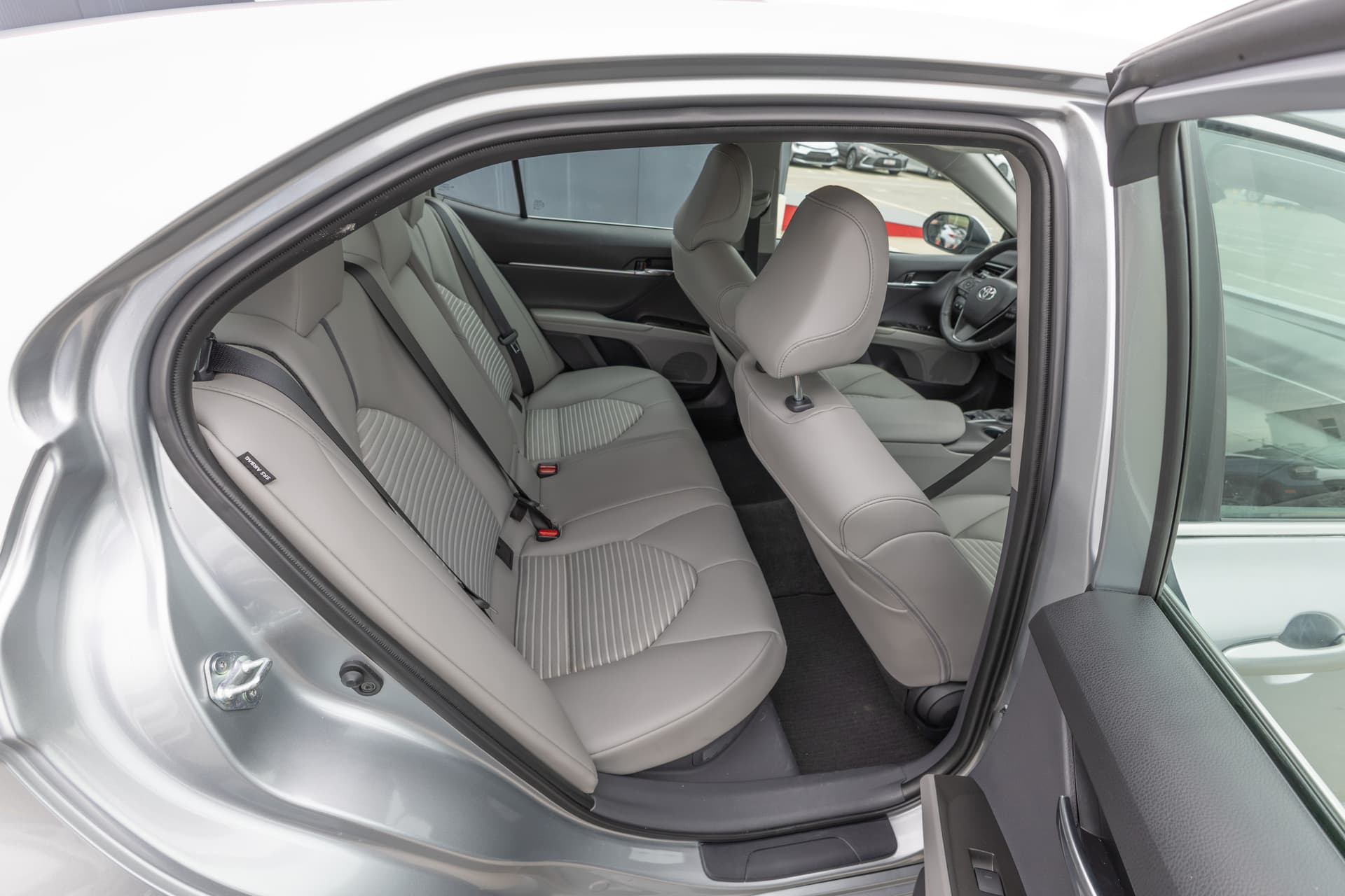 TOYOTA Camry 2023 - 8