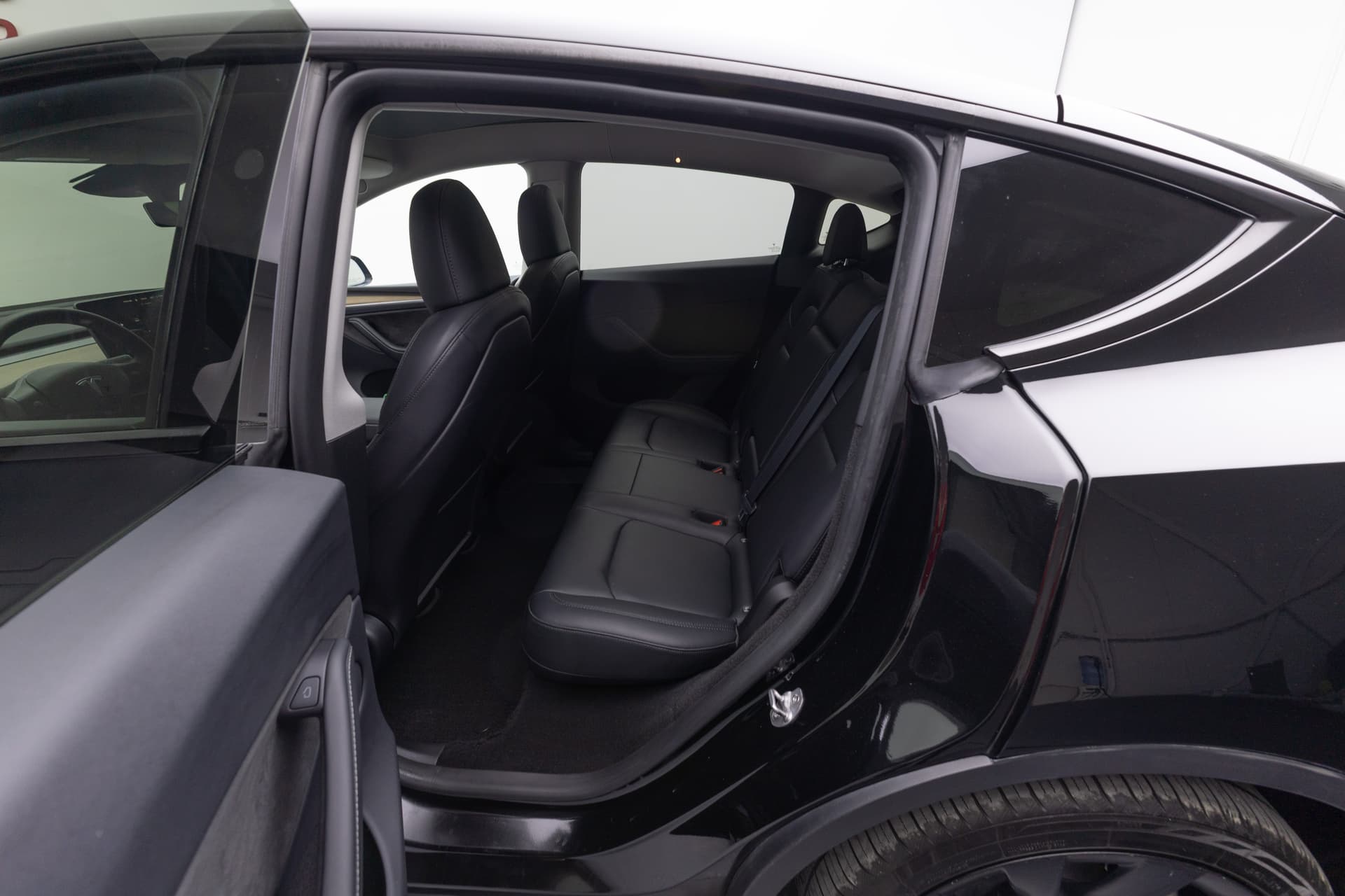 TESLA Model Y 2023 - 8