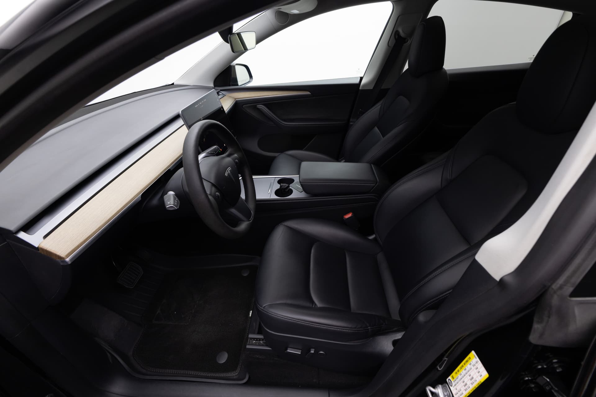 TESLA Model Y 2023 - 10