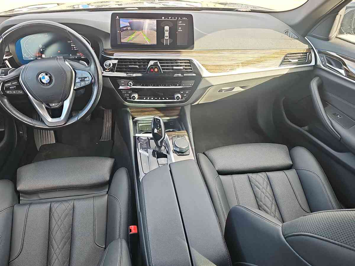 BMW 530i 2021 - 8