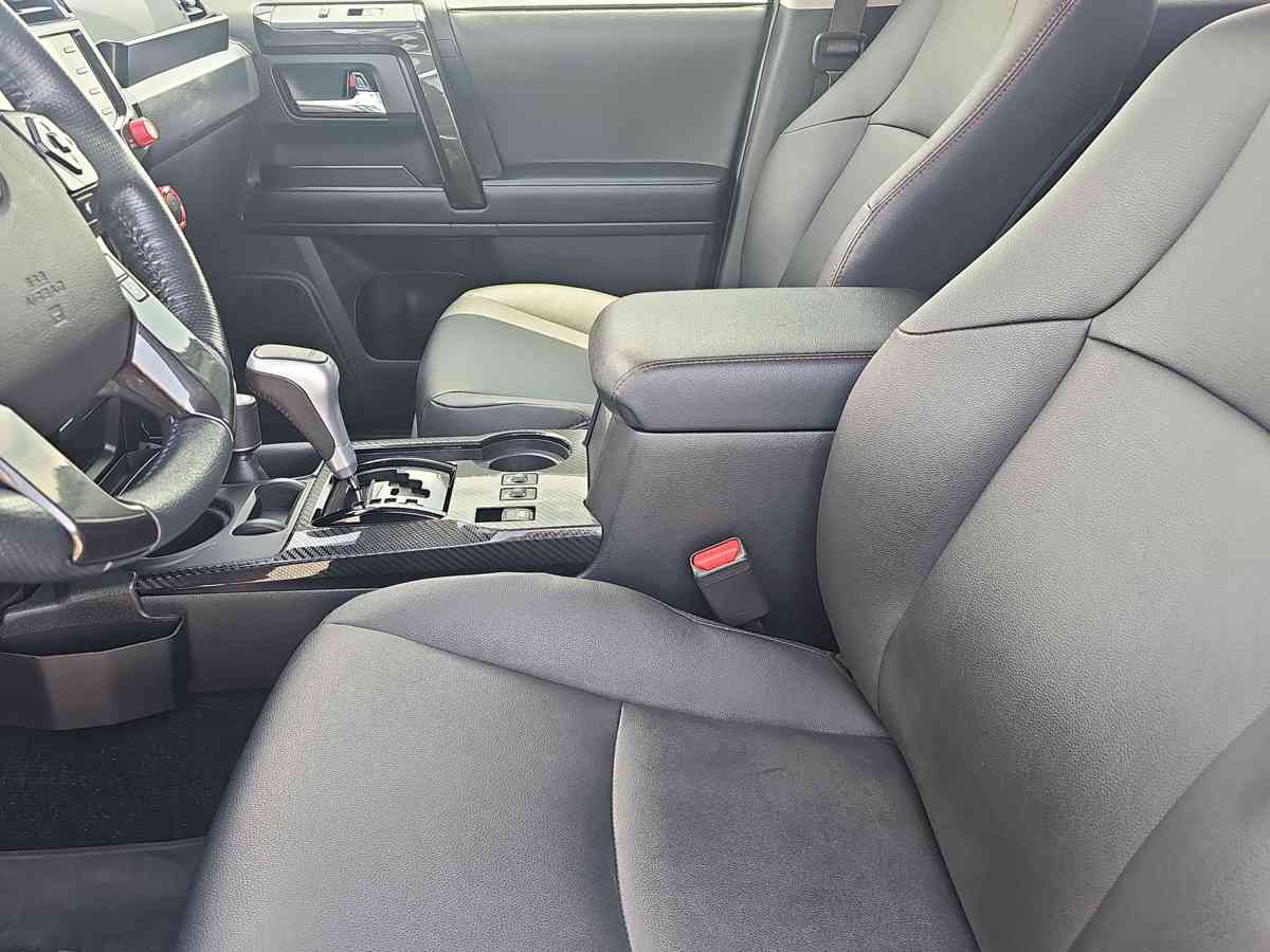 TOYOTA 4-Runner 2023 - 10