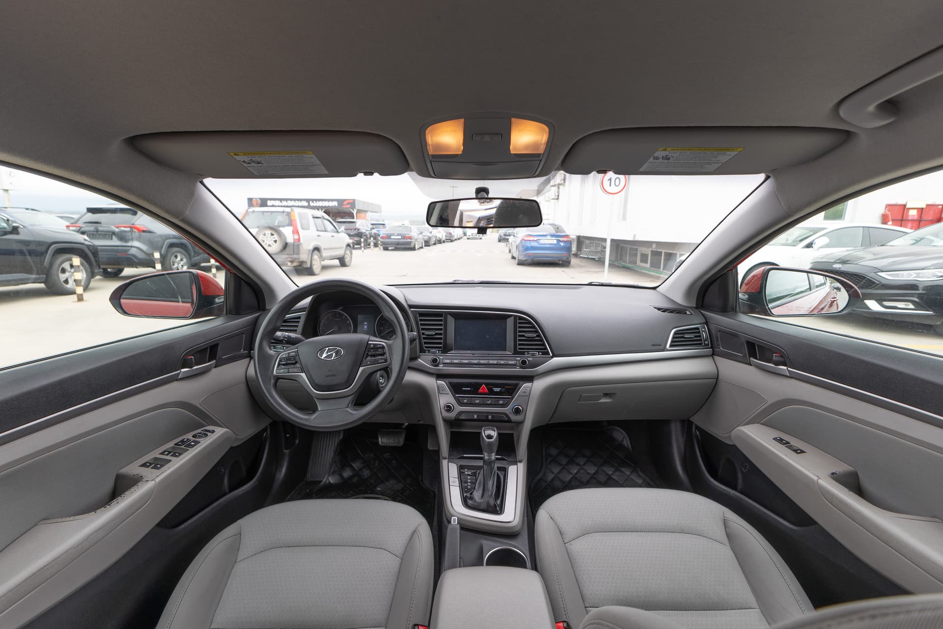 HYUNDAI Elantra 2018 - 8