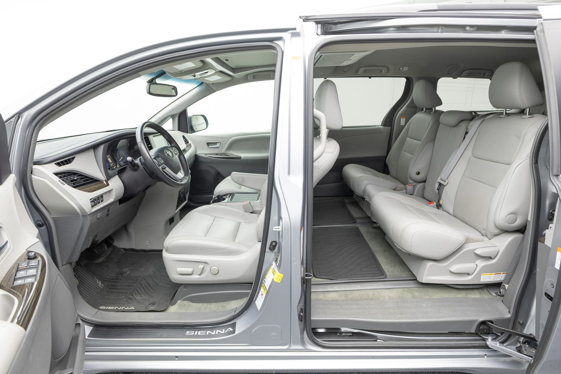 TOYOTA Sienna 2017 - 8