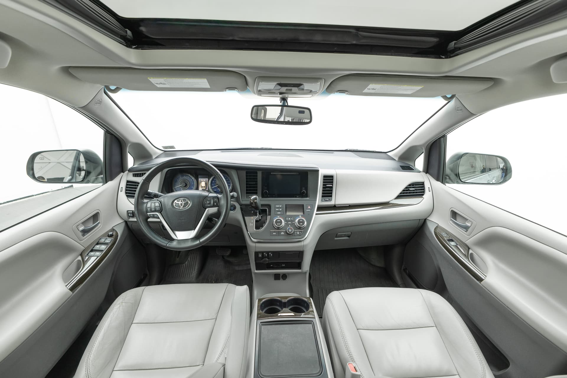 TOYOTA Sienna 2017 - 9