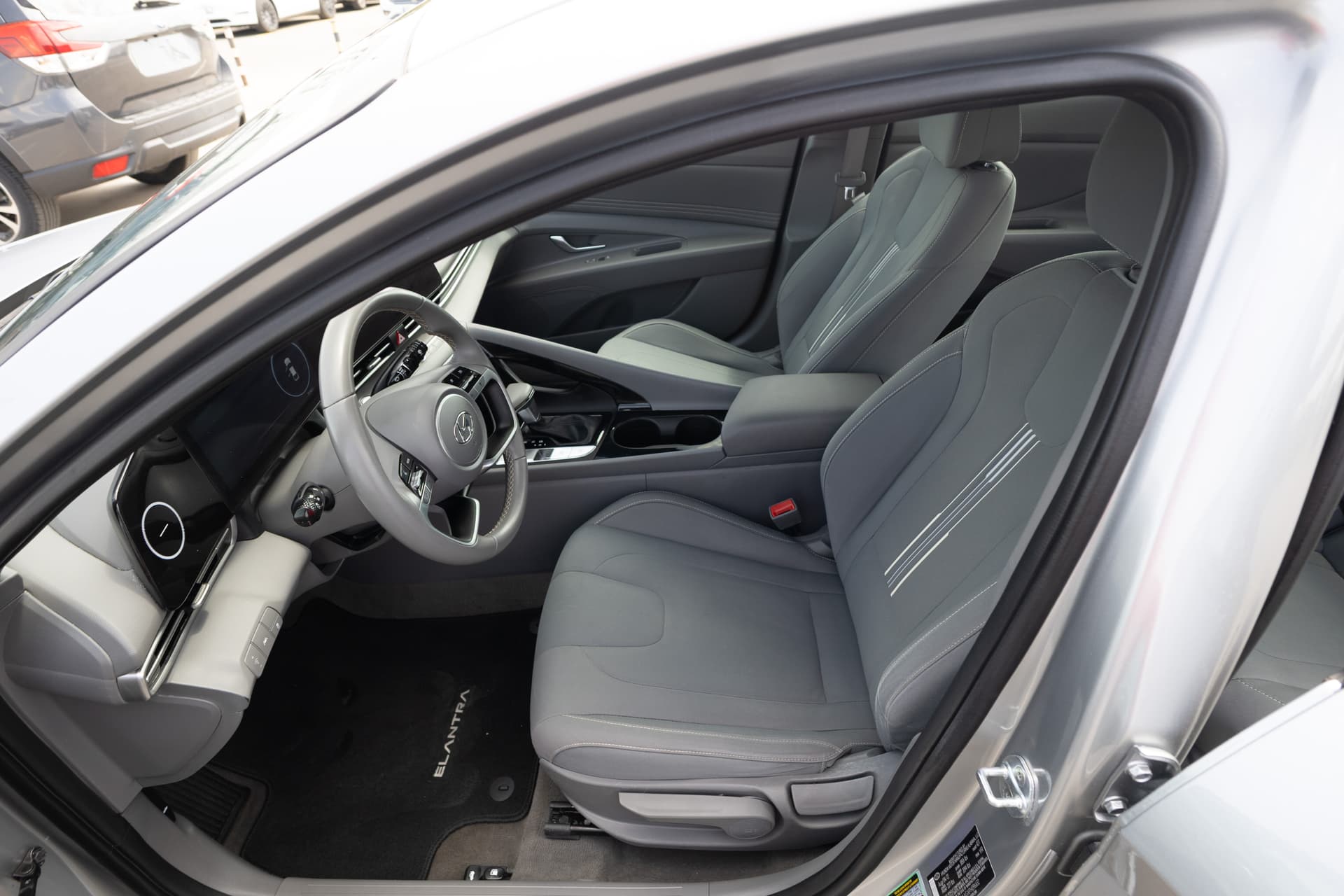 HYUNDAI Elantra 2023 - 9