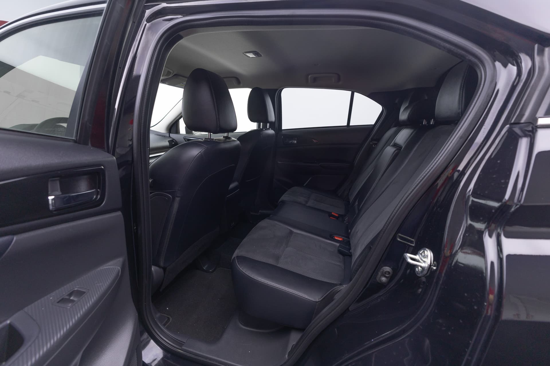 MITSUBISHI Eclipse Cross 2024 - 8