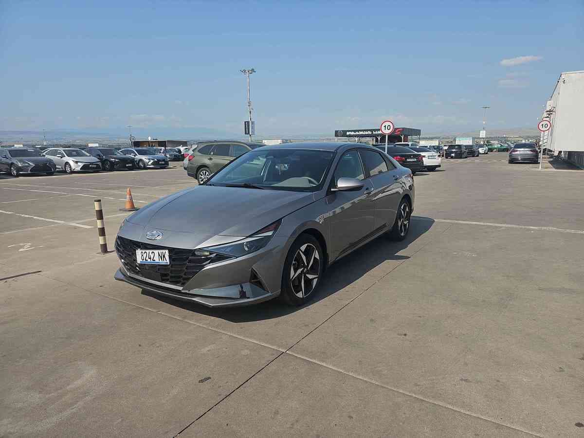 HYUNDAI Elantra 2023 - 1