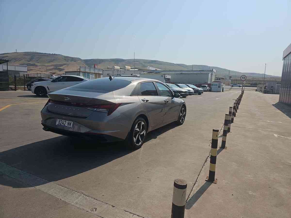 HYUNDAI Elantra 2023 - 4