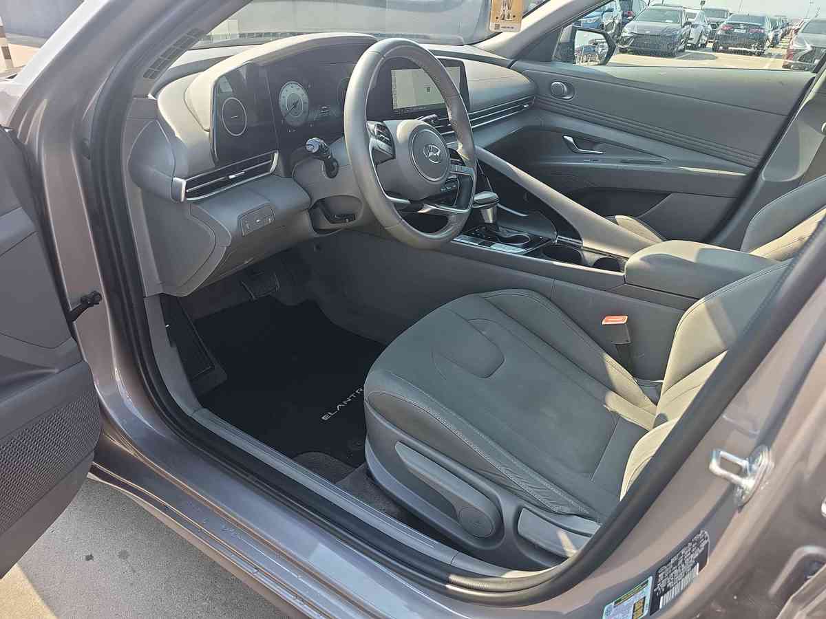 HYUNDAI Elantra 2023 - 10