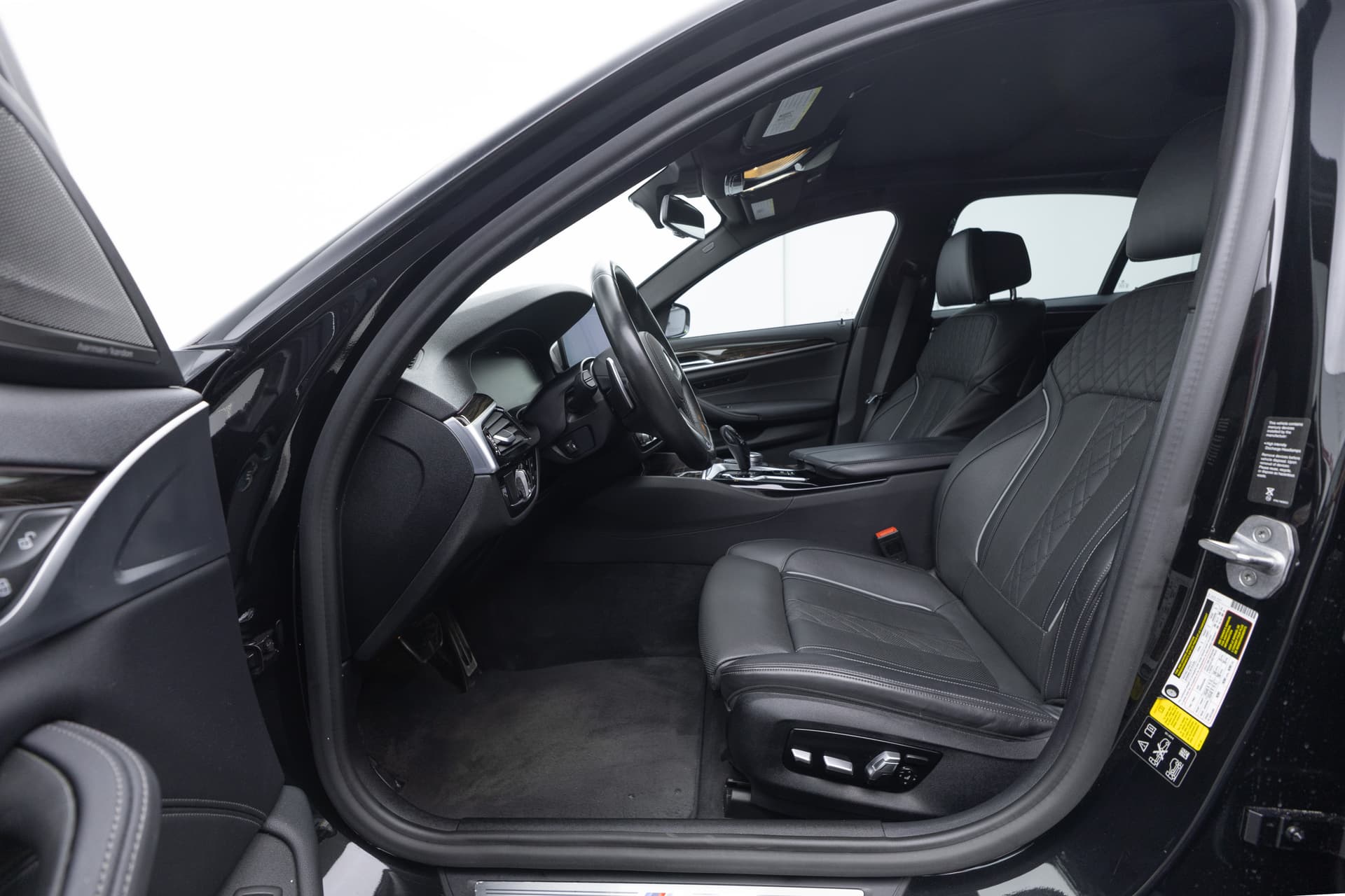 BMW 540i 2021 - 10