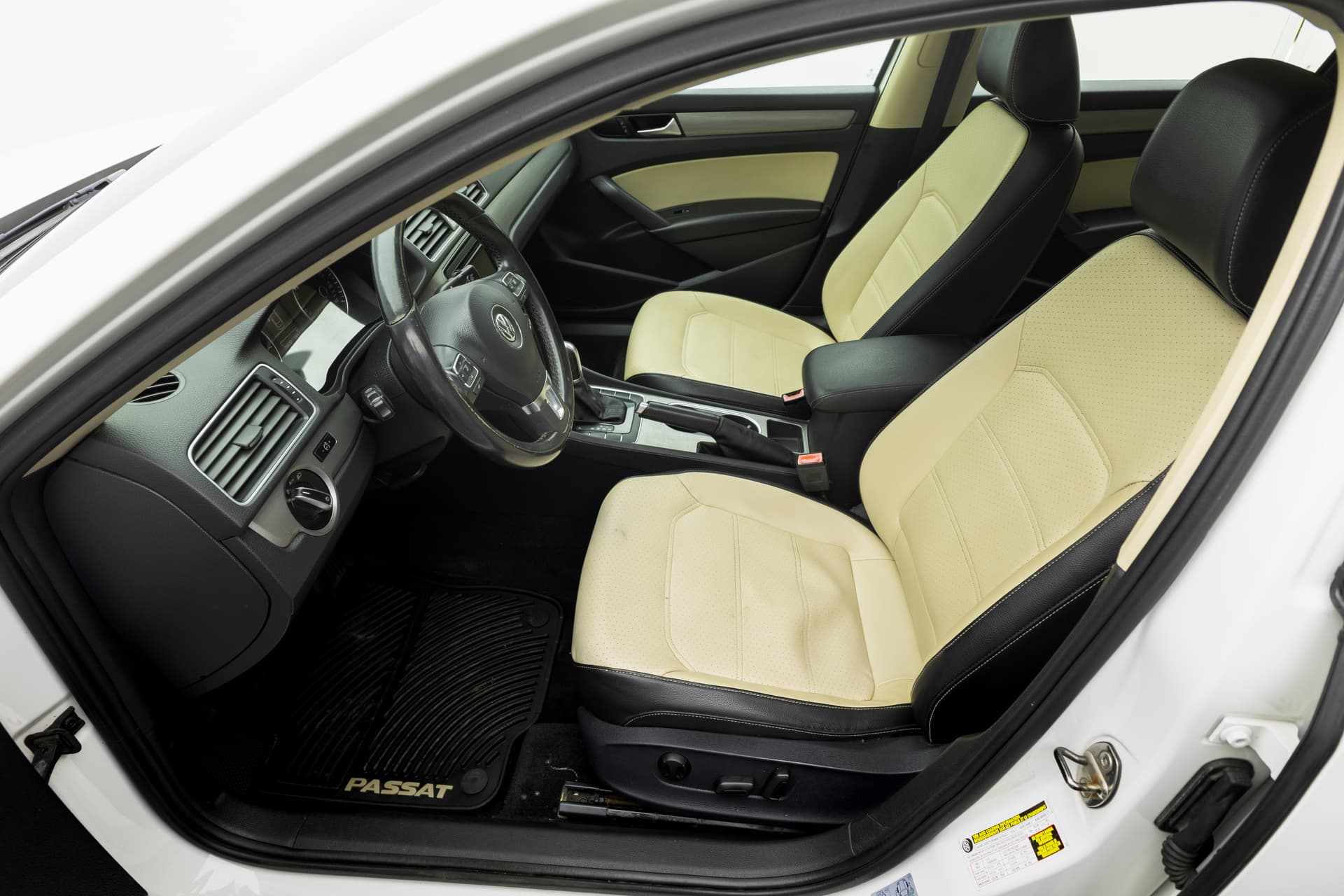 VOLKSWAGEN Passat 2014 - 4