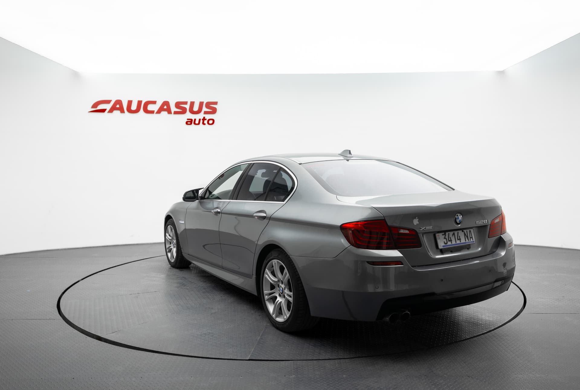 BMW 528i 2014 - 6