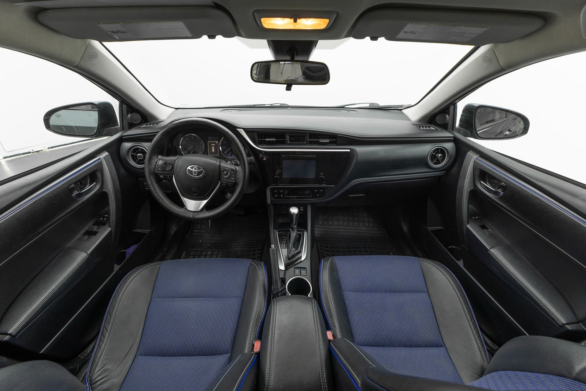 TOYOTA Corolla 2018 - 9