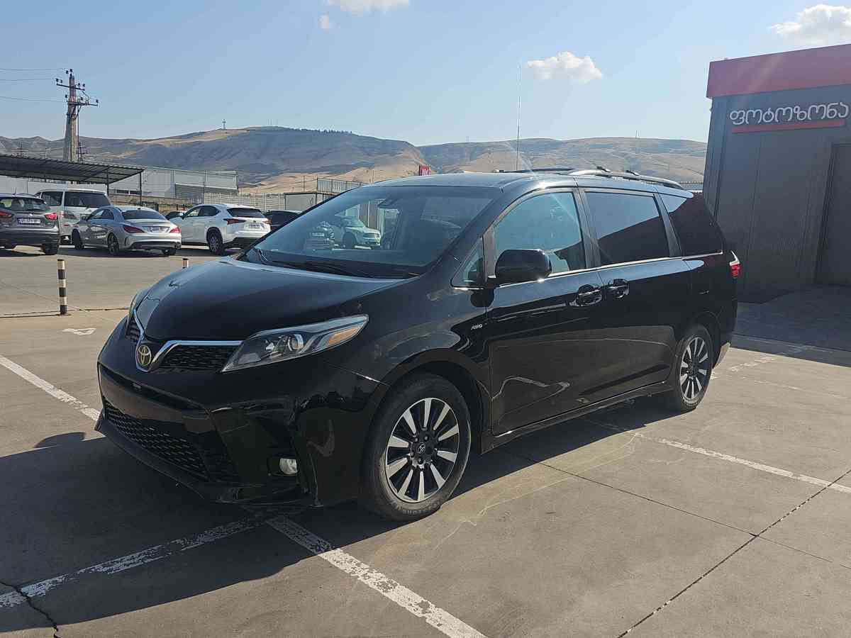 TOYOTA Sienna 2019 - 1