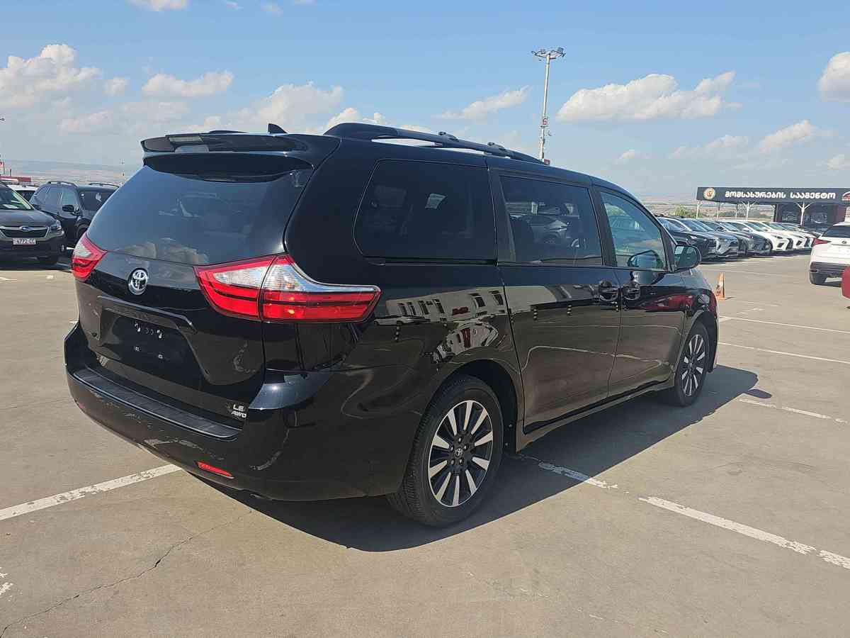 TOYOTA Sienna 2019 - 4