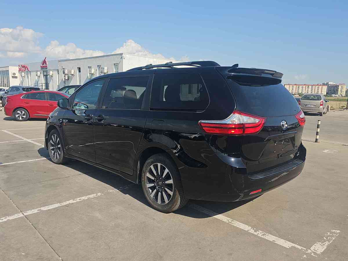 TOYOTA Sienna 2019 - 6