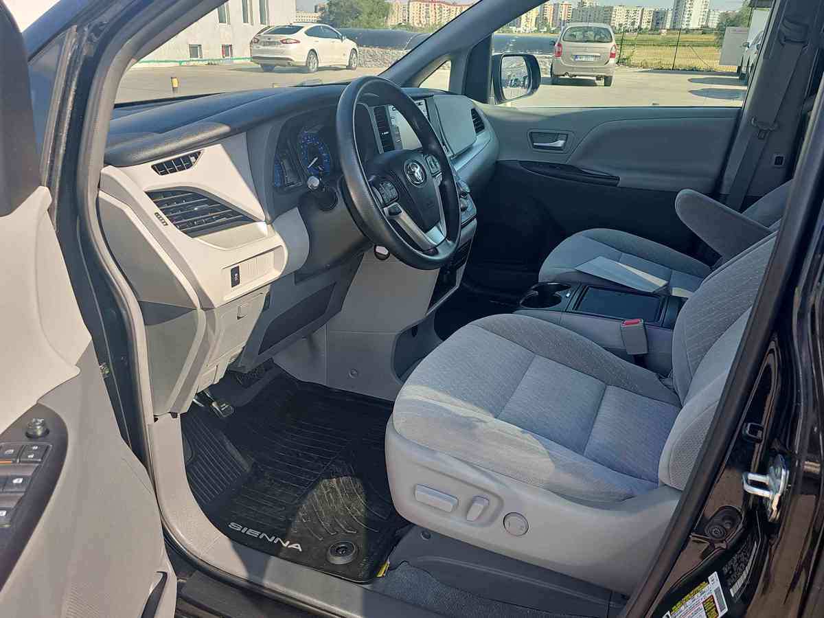 TOYOTA Sienna 2019 - 10