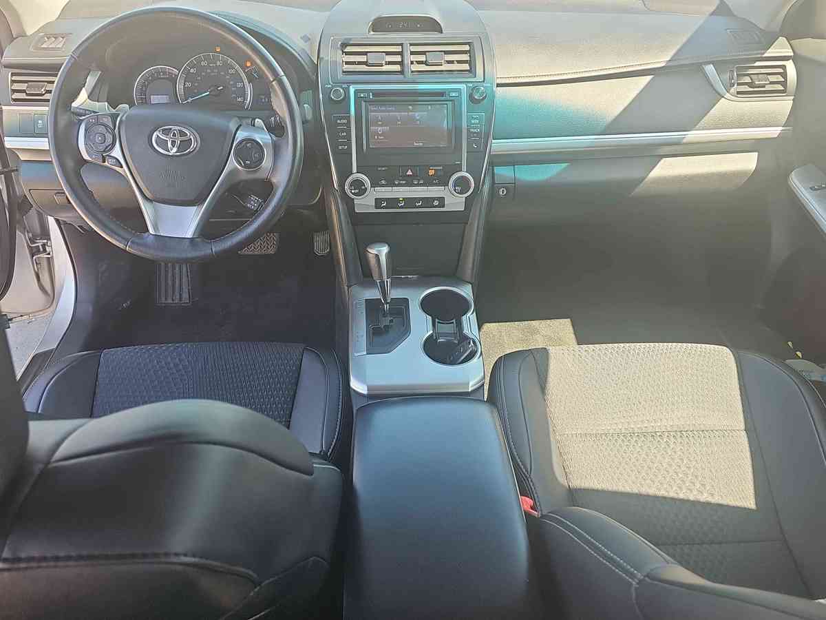 TOYOTA Camry 2014 - 8
