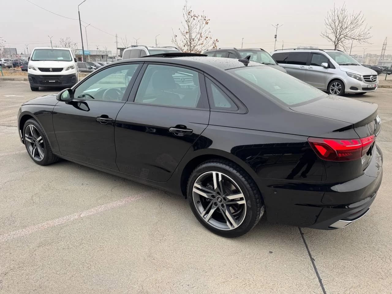 Audi A4 2022 - 6