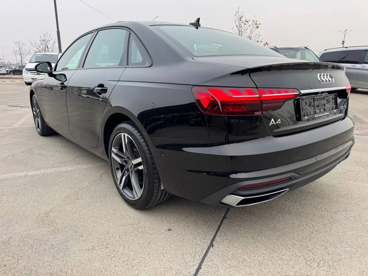Audi A4 2022 - 8